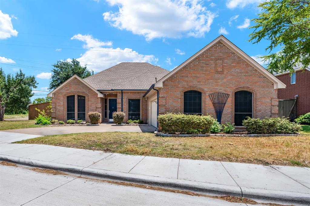20635963 – 19000 Whitewater Lane, Dallas TX 75287 Single Family Home, 4 Bed/2 Bath, 2,064 sq ft