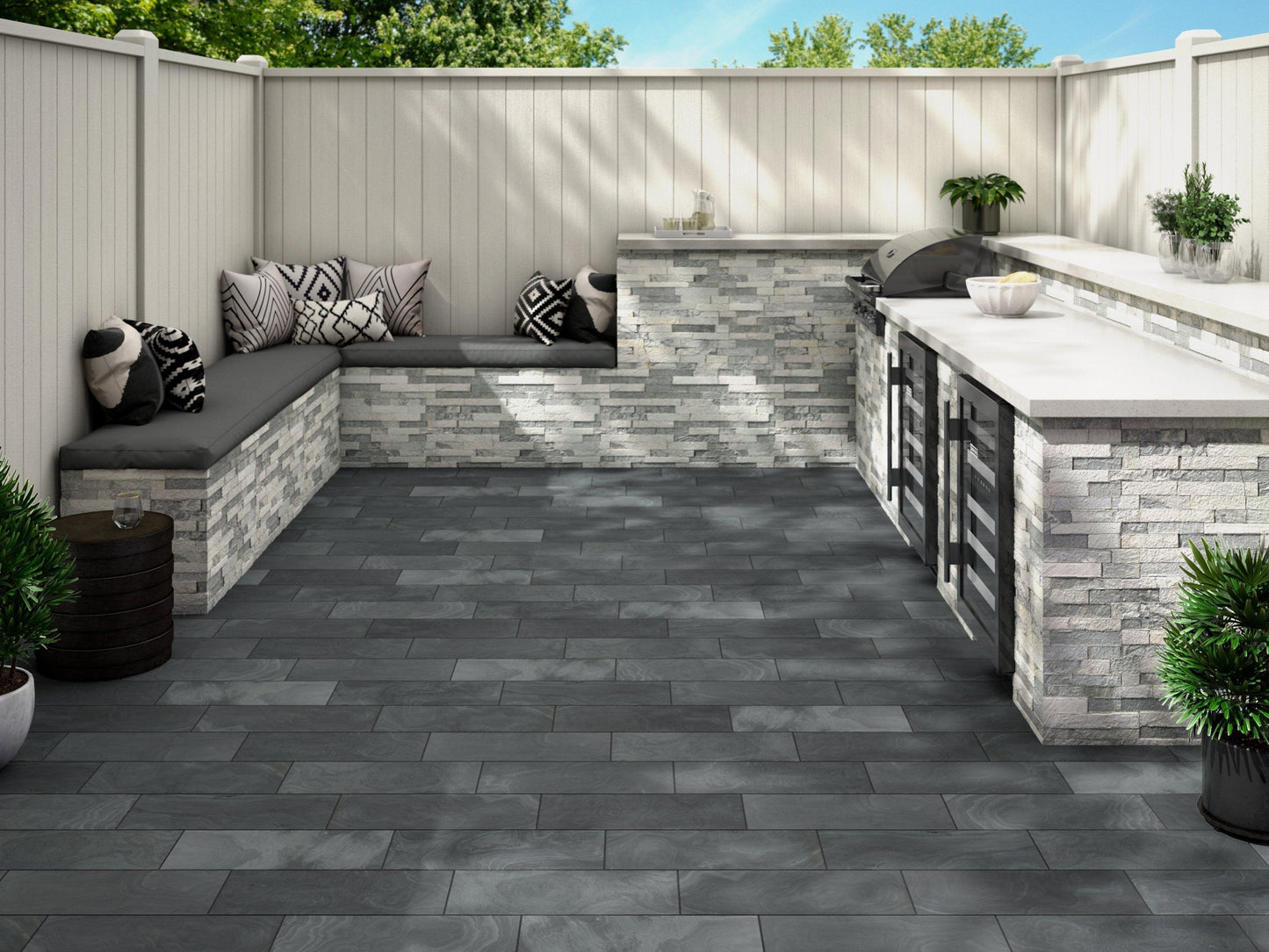 100899954_albion0322-thunder-black-honed-slate-tile-floor_100844828_harbor-gray-splitface-quartzite-wall_100035419_grout-outdoor_room_fmt=auto&qlt=85_-2144539210