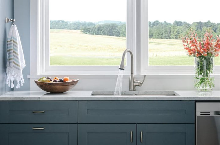 Kaden Single-Handle Pull-Down Sprayer Kitchen Faucet with Reflex and Power Clean in Chrome