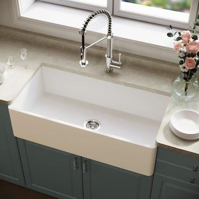 VIGO Matte Stone Farmhouse x 18-in Matte White Single Bowl Tall (8-in or Larger) Undermount Apron Front/Farmhouse Commercial/Residential Kitchen Sink All-in-One Kit