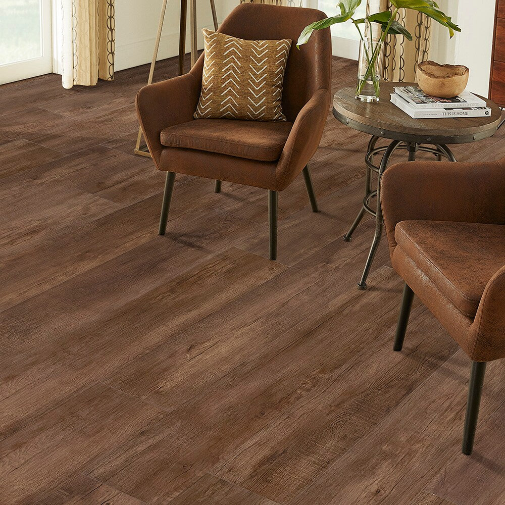 Pergo DuraCraft Marsala Oak XL Brown Waterproof Vinyl Plank