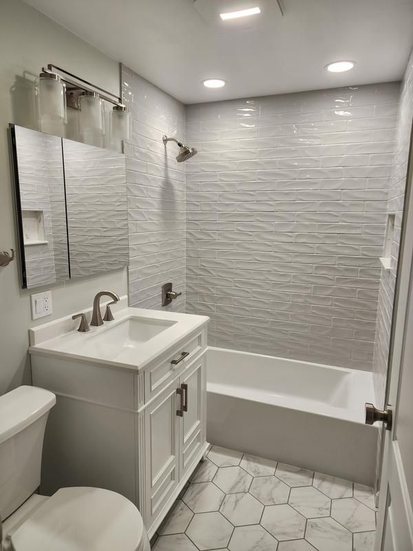 Style Selections Kerrington 24.5-in White Single Sink Bathroom Vanity with White Cultured Marble Top