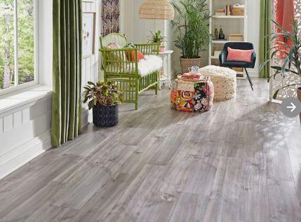 Style Selections Ash Maple 7-mm T x 7-in W x 50-in L Wood Plank Laminate Flooring (26.8-sq ft) - Super Arbor