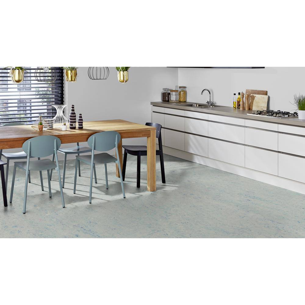 Marmoleum Cinch Loc Seal Blue Moon 9.8 mm T x 11.81 in. W x 35.43 in. L Waterproof Laminate Floor Tile (20.34 sq. ft./Case)