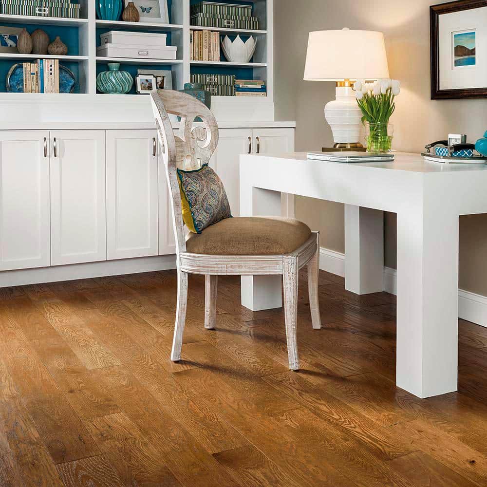 Bruce American Vintage Light Spice Oak 3/4 in. T x 5 in. W Scraped Solid Hardwood Flooring (23.5 sq.ft./ctn)