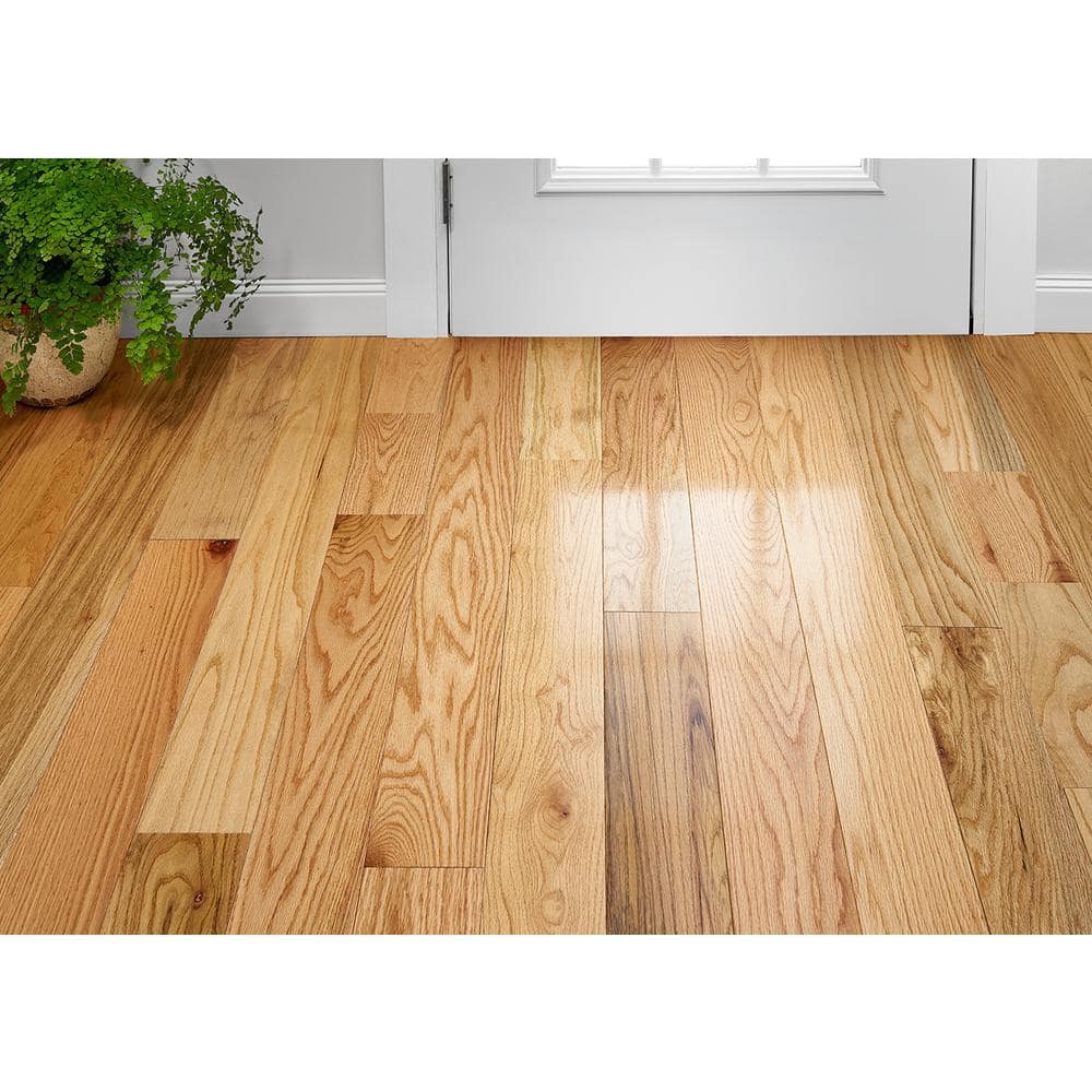Bruce Plano Low Gloss Country Natural Oak 3/4 in. T x 5 in. W x Varying Length Solid Hardwood Flooring (23.5 sq.ft./ctn)