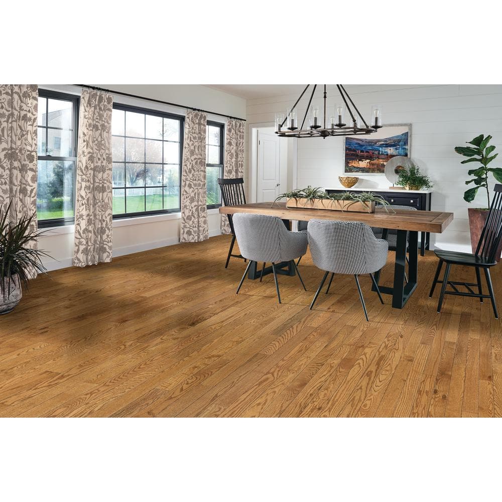Bruce Plano Field and Woodlands Red Oak 3/4 in. T x 2-1/4 in. W Solid Hardwood Flooring (20 sq.ft./ctn)