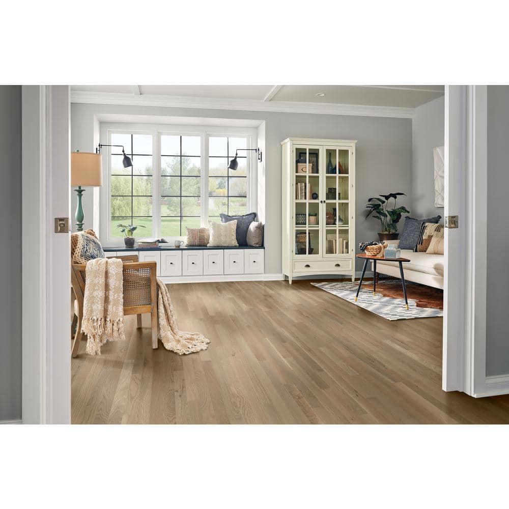 Bruce Plano Low Gloss Taupe Oak 3/4 in. T x 3-1/4 in. W Smooth Solid Hardwood Flooring (22 sq.ft./ctn)