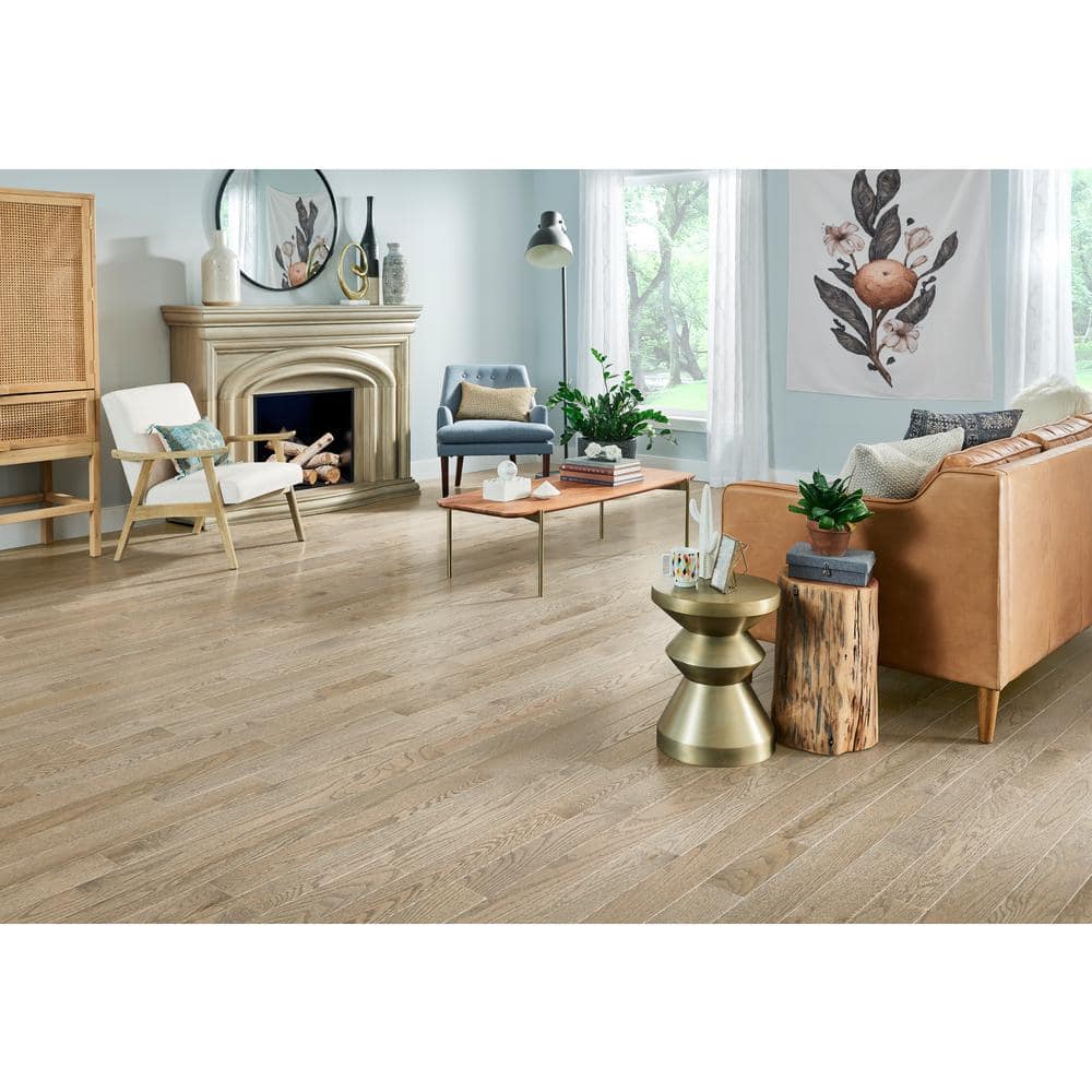 Bruce Plano Low Gloss Taupe Oak 3/4 in. T x 4 in. W Smooth Solid Hardwood Flooring (18.5 sq.ft./ctn)