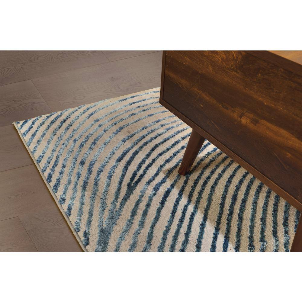 DIP Design Is Personal Mt St Helens Oak 10 mm T x 7.75 in. W Laminate Wood Flooring (20.4 sq. ft./8 planks)