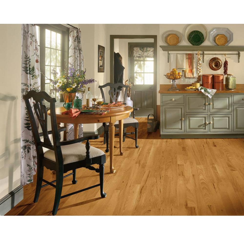 Bruce American Treasure Smokey Topaz Hickory 3/4 in.T x 4 in.W Smooth Solid Hardwood Flooring (18.5 sq.ft.)