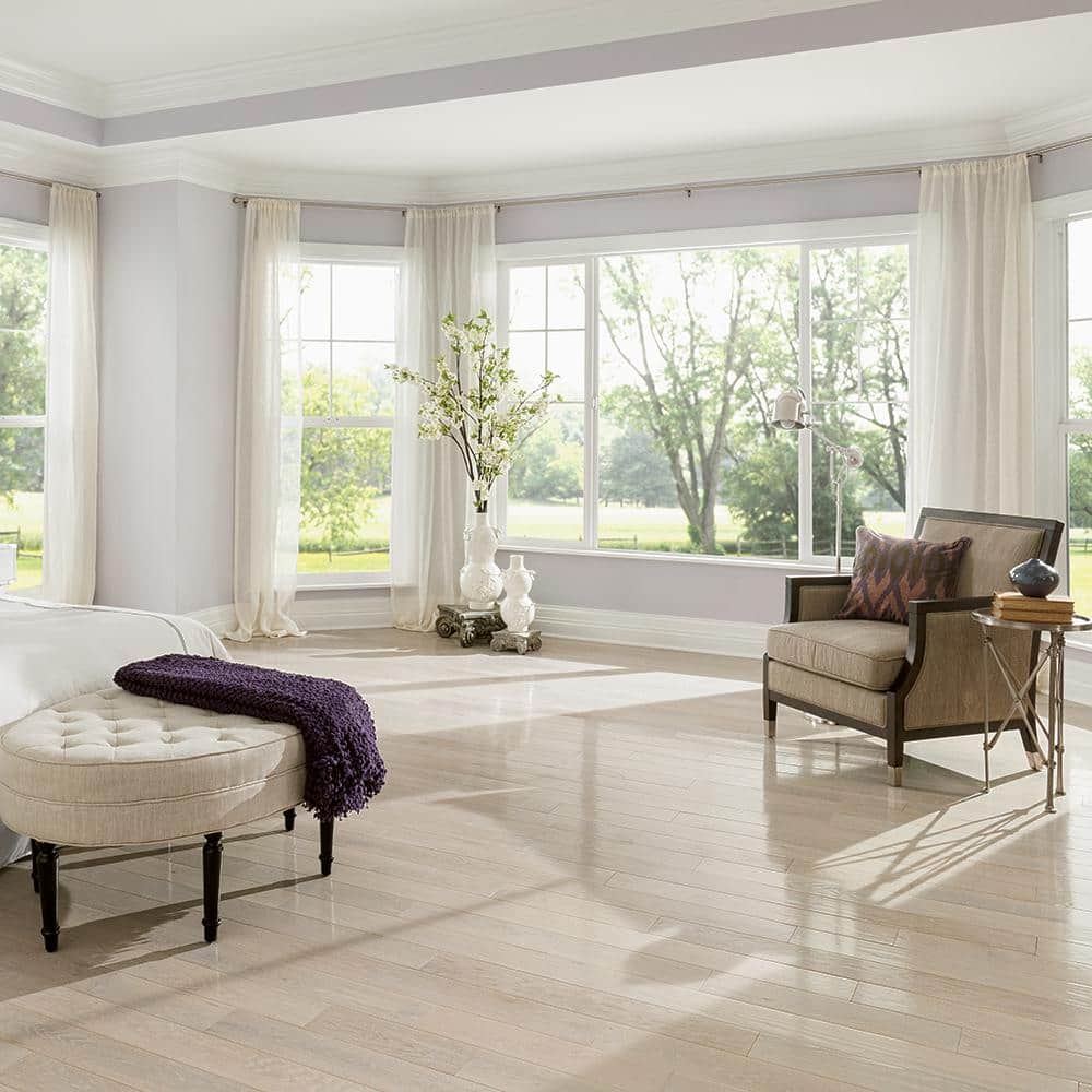 Bruce American Originals Sugar White Oak 3/4 in. T x 5 in. W Smooth Solid Hardwood Flooring (23.5 sq.ft./ctn)