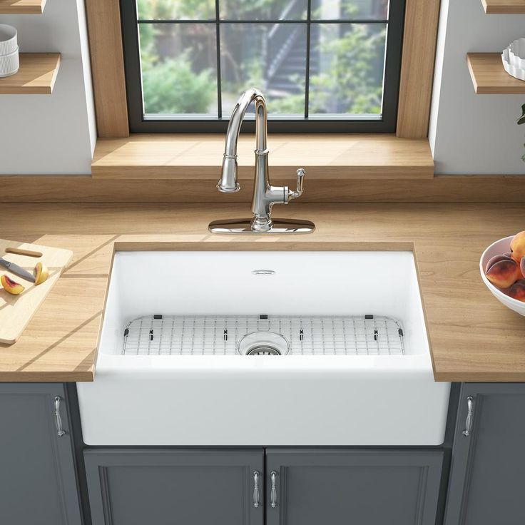 Delancey Farmhouse Apron Front Cast Iron 33 in. 4-Hole Single Bowl Kitchen Sink in Brilliant White