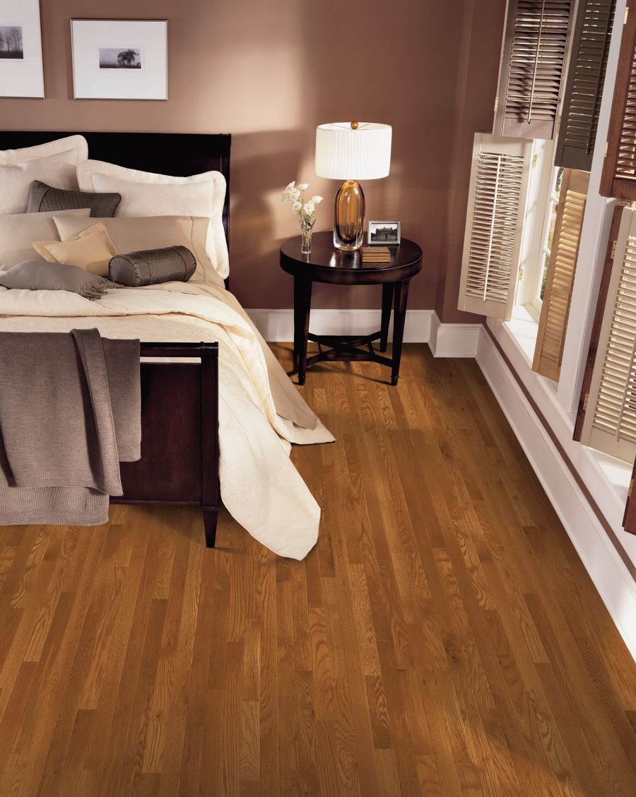 Bruce Laurel Gunstock Oak 2-1/4-in W x 3/4-in T x 84-in Smooth/Traditional Solid Hardwood Flooring (20-sq ft / Carton)