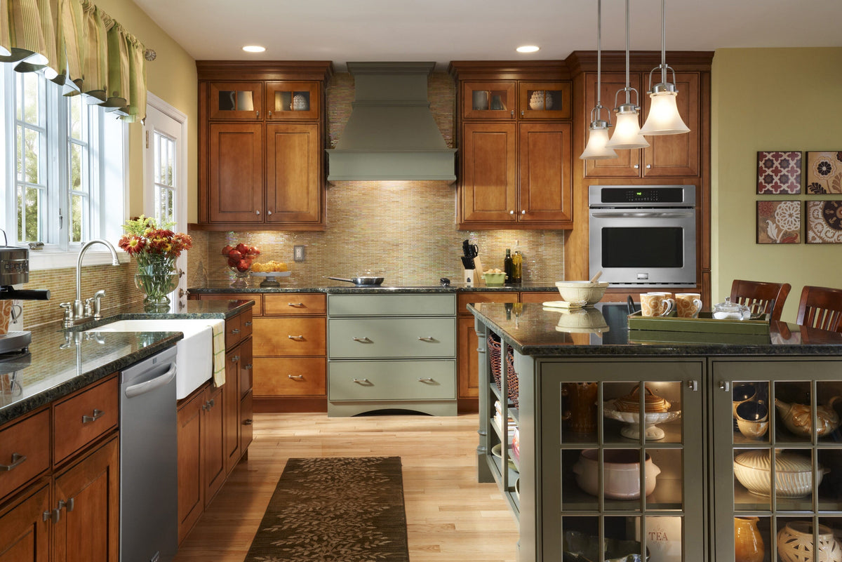 Bruce America's Best Choice Natural Oak 3-1/4-in W x 3/4-in T Smooth/Traditional Solid Hardwood Flooring (22-sq ft / Carton)