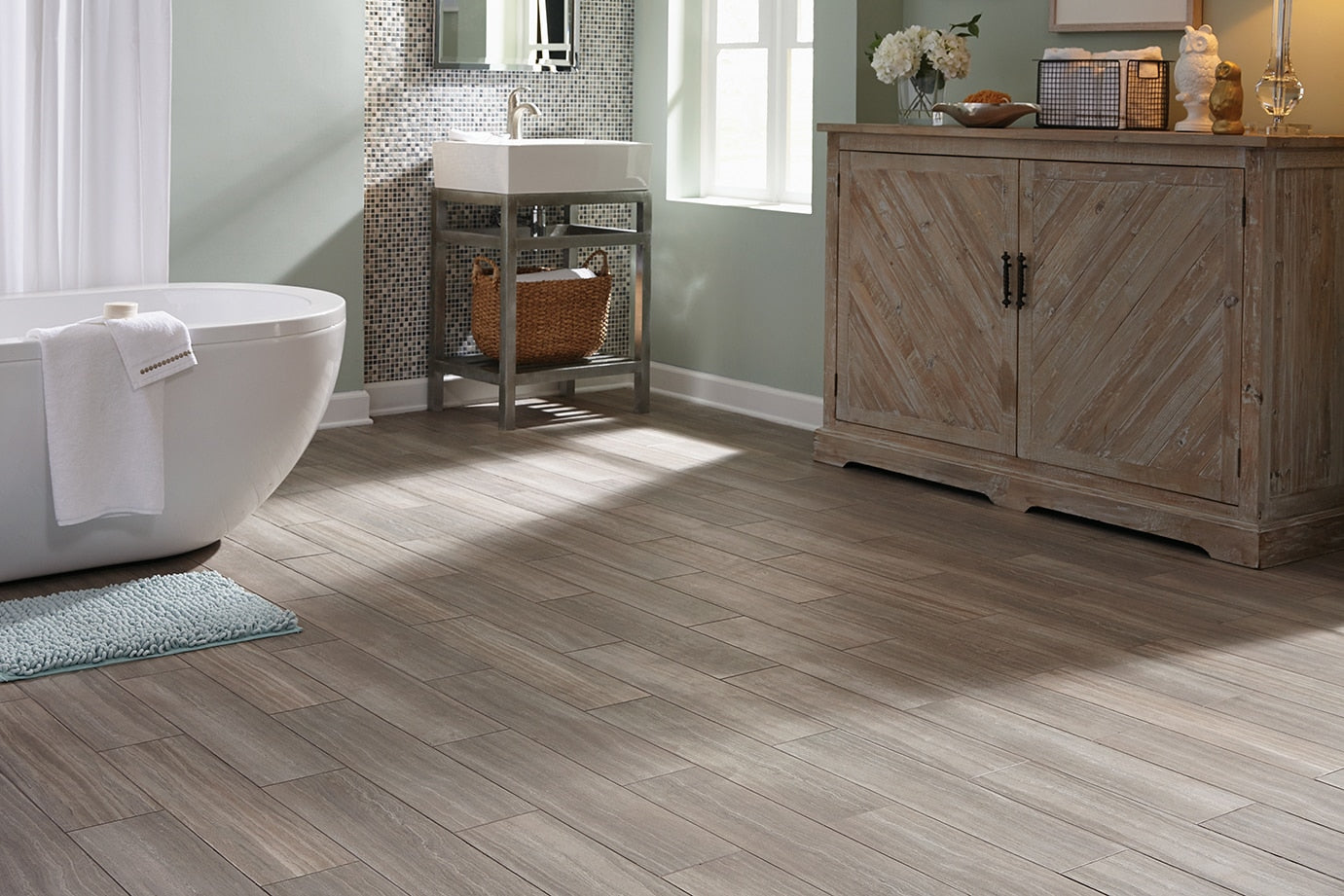 Style Selections Chateau 6-in x 24-in Groutable Water Resistant Peel and Stick Luxury Flooring (1-sq ft)