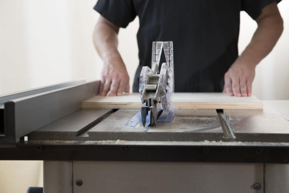 DELTA 10-in Carbide-Tipped Blade 13-Amp Table Saw with Rolling Stand, 30-in Rip Capacity