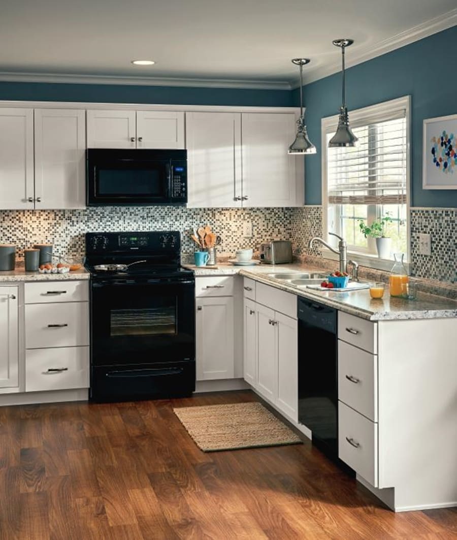 Diamond NOW Arcadia 18-in W x 35-in H x 23.75-in D White 3-Drawer Base Fully Assembled Cabinet (Recessed Panel Shaker Style)