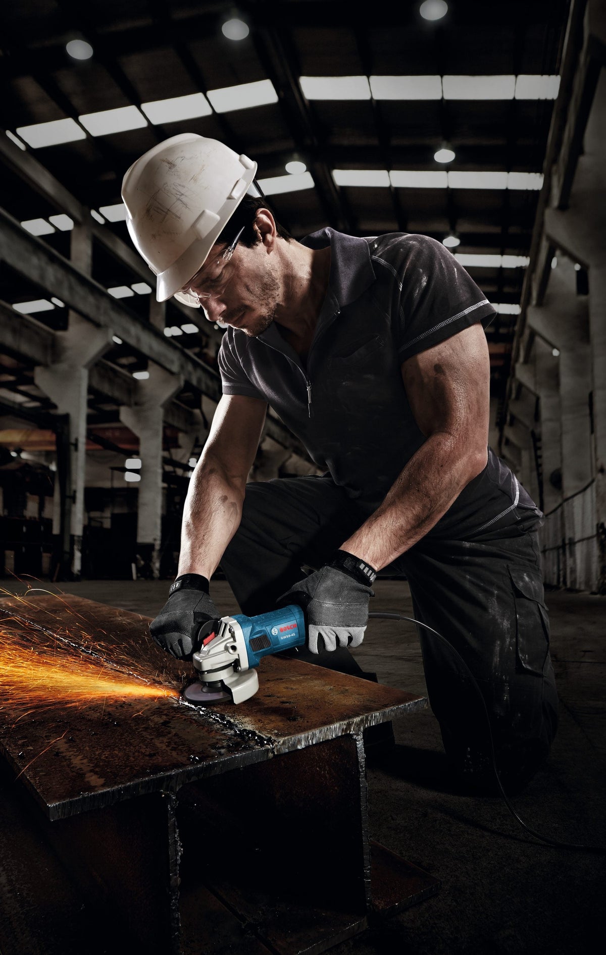 Bosch 4.5-in 8.5-Amp Sliding Switch Corded Angle Grinder