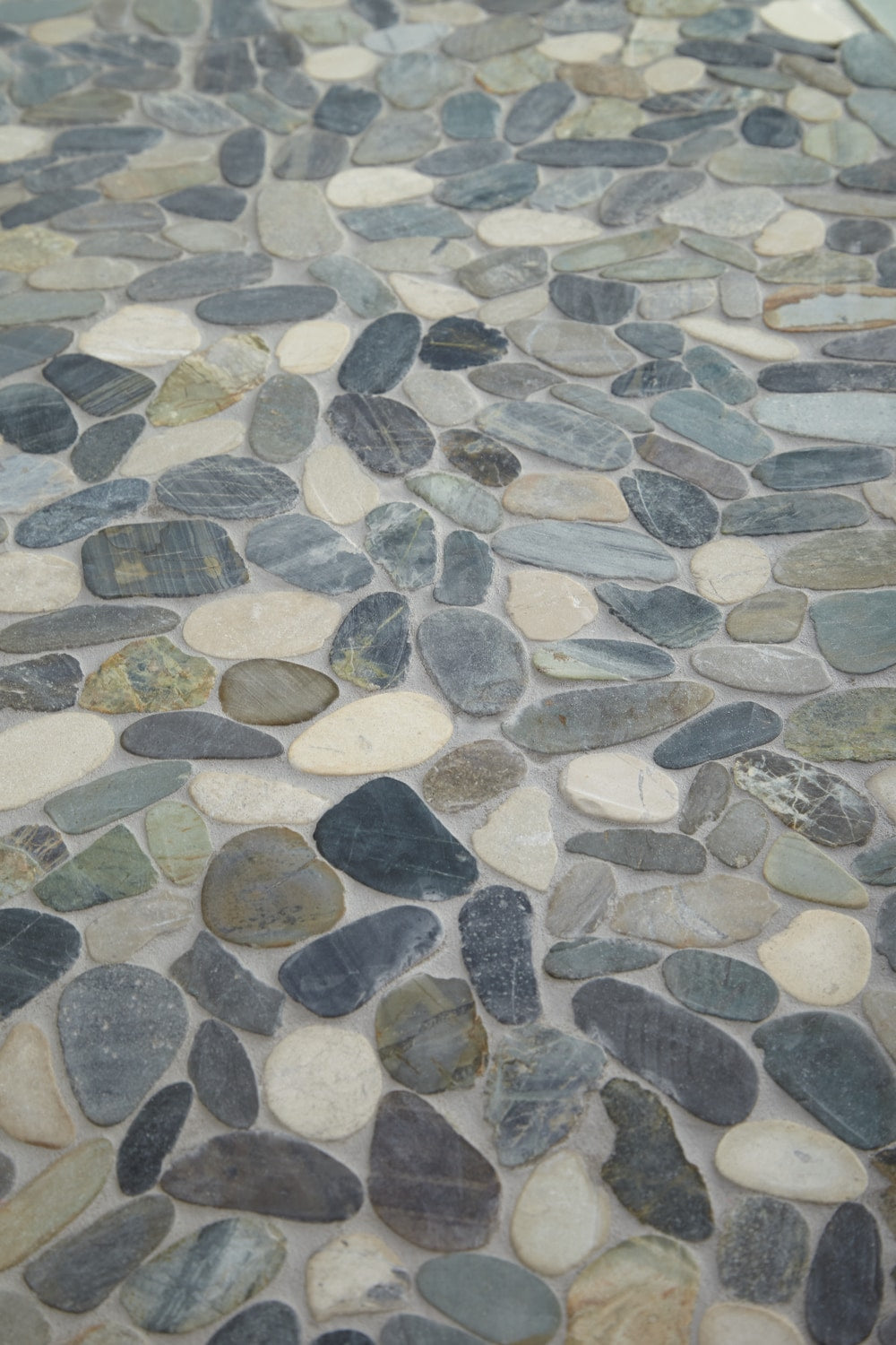 Delfino Stone Paradise Blend 12-in x 12-in Honed Natural Stone Pebble Floor and Wall Tile (0.95-sq. ft/ Piece)