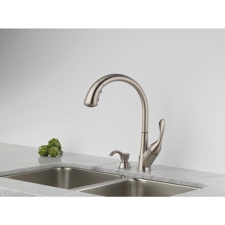Delta Ashton Stainless 1-Handle Deck-Mount Pull-Down Handle Kitchen Faucet (Deck Plate Included)