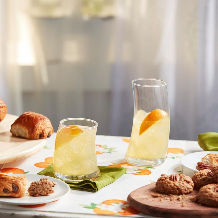 Swerve 16-Piece Drinkware Glass Set