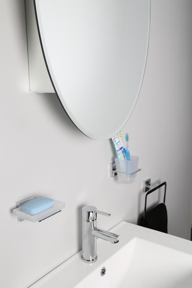 JACUZZI 21 in. x 31 in. Recessed or Surface-Mount Single-Door Oval Medicine Cabinet, Aluminum