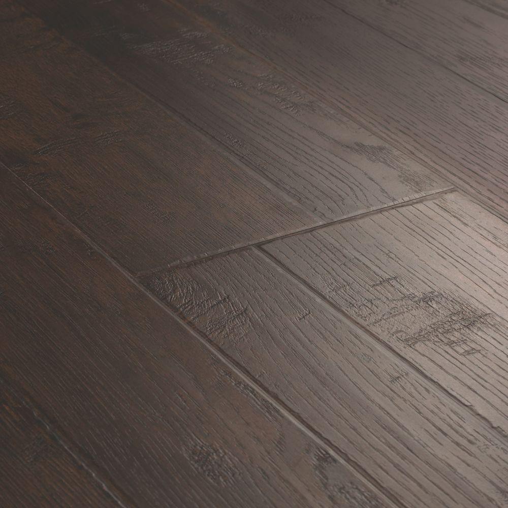 Pergo Outlast+ Waterproof Chestnut Brown 10 mm T x 6.14 in. W x 47.24 in. L Laminate Flooring (16.12 sq. ft. / case)