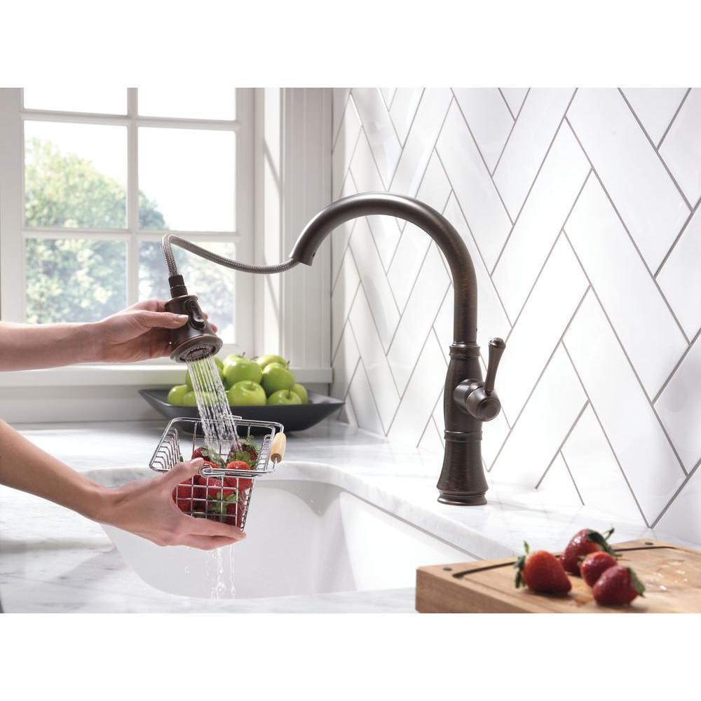 Cassidy Single-Handle Pull-Down Sprayer Kitchen Faucet in Venetian Bronze - Super Arbor