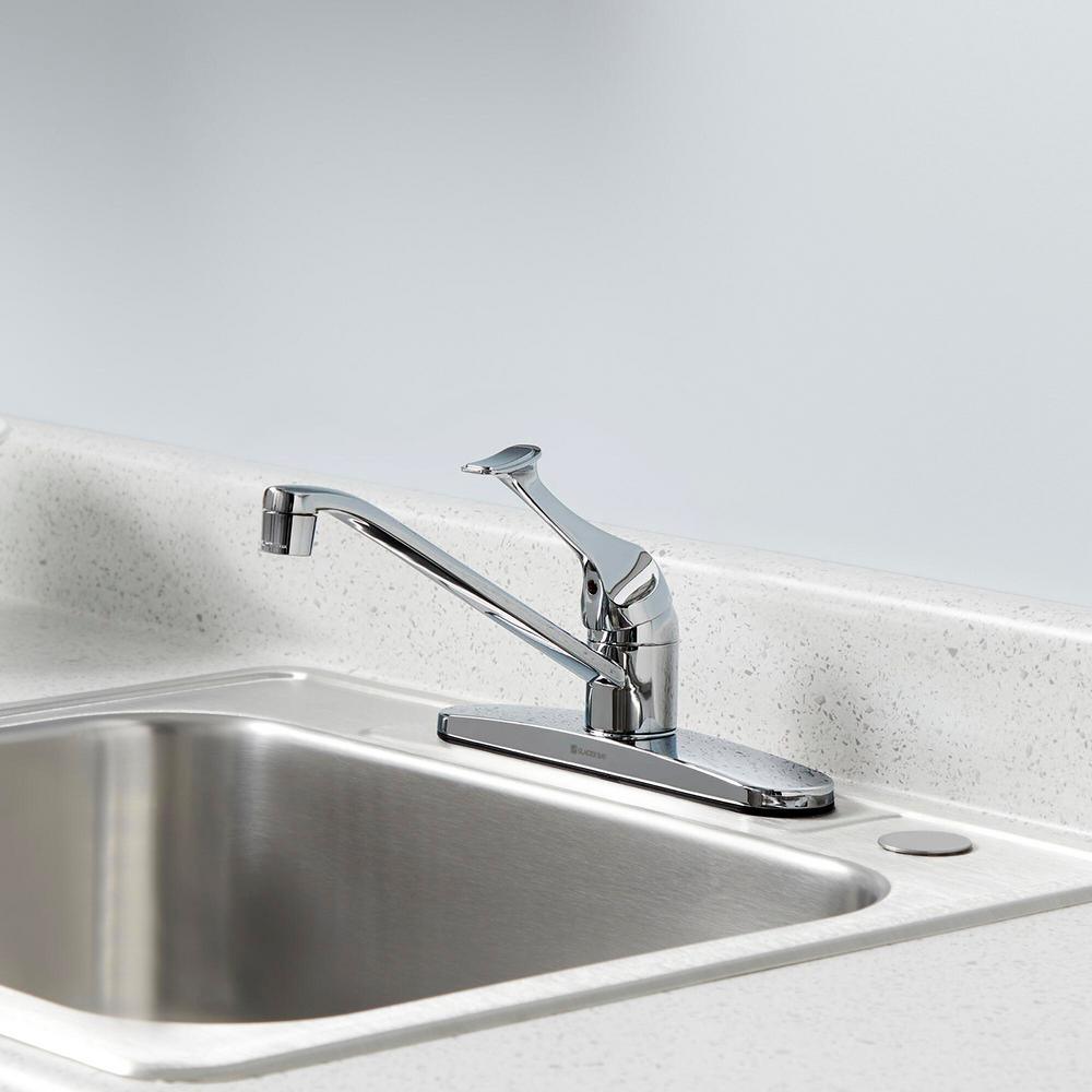 Single-Handle Standard Kitchen Faucet in Chrome - Super Arbor