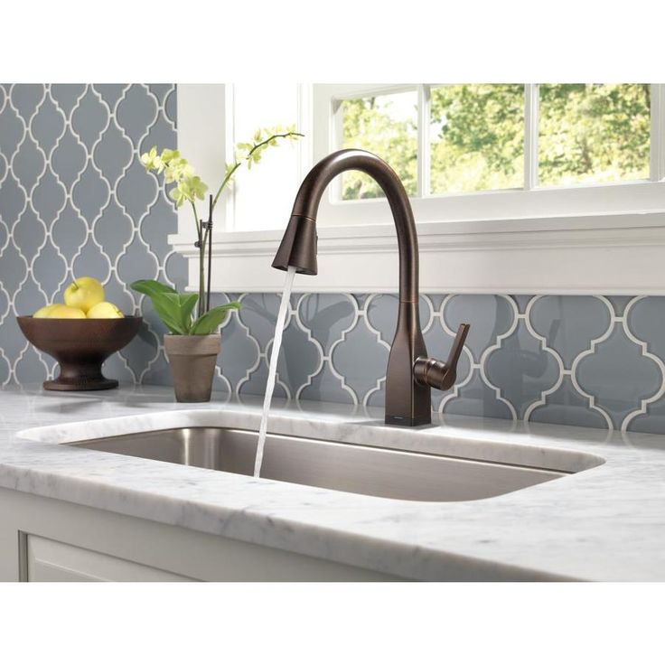Delta Mateo Touch2O Venetian Bronze 1-Handle Deck-Mount Pull-Down Touch Kitchen Faucet