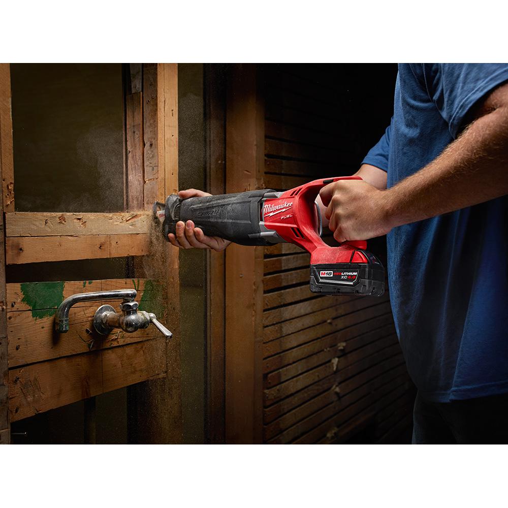 M18 FUEL 18-Volt Lithium-Ion Brushless Cordless SAWZALL Reciprocating Saw with Super Charger and 8.0 Ah Battery - Super Arbor