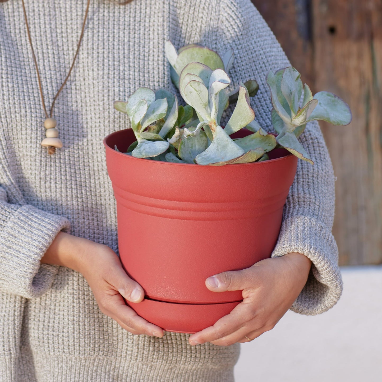 Bloem Saturn Planter w/ Saucer 10" Burnt Red