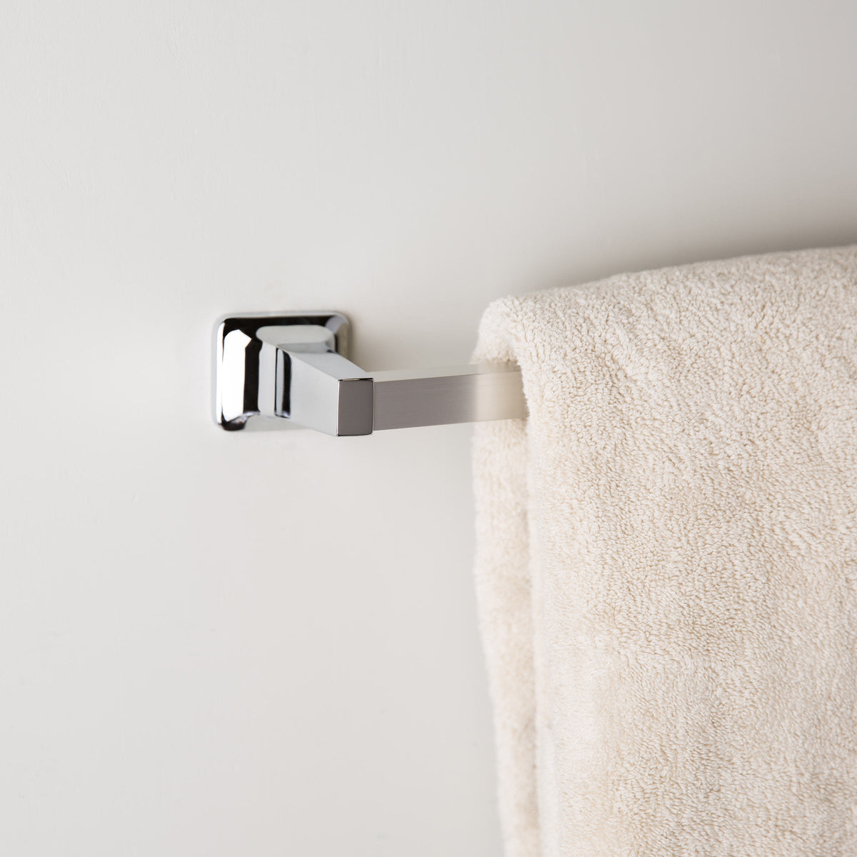 Project Source Seton 18-in Chrome Wall Mount Single Towel Bar