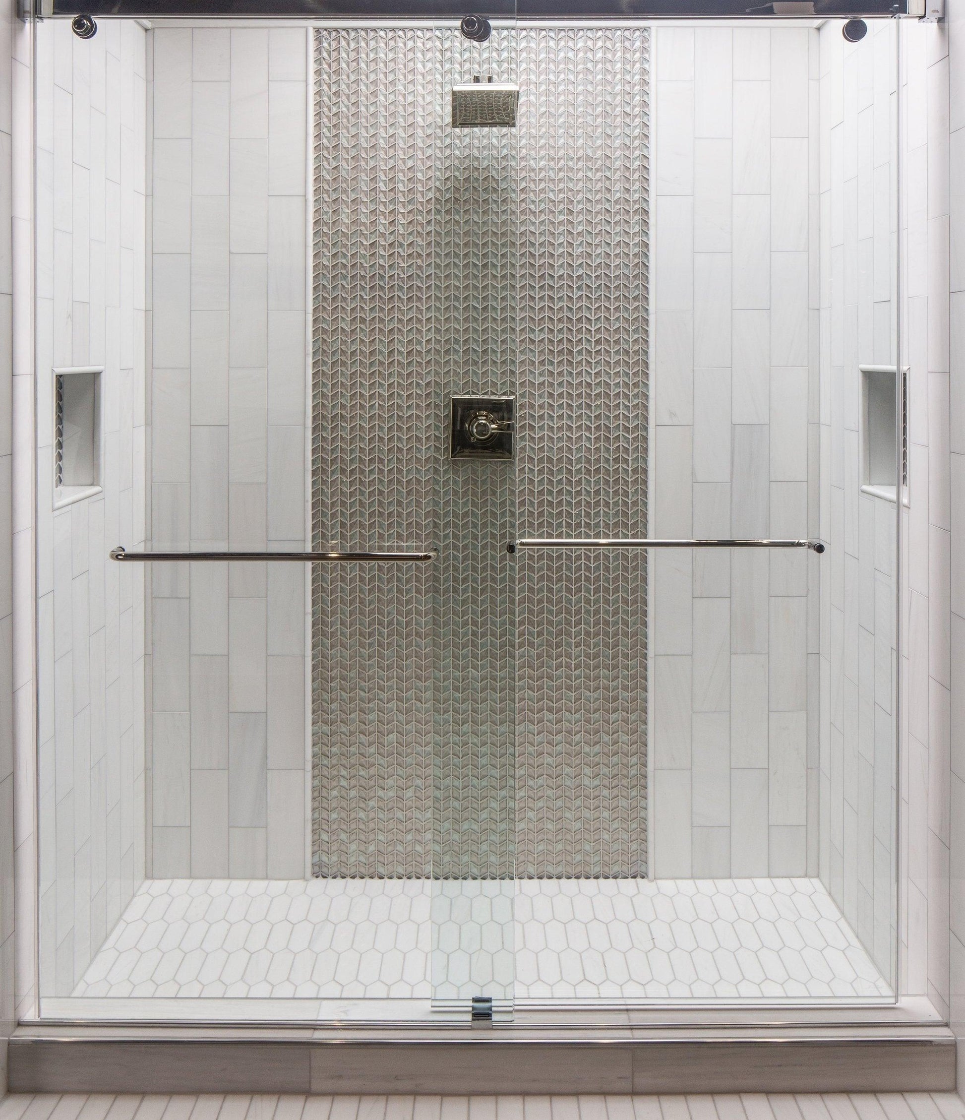 100550557_mosaic_100248392_dolomite_100262237_pencil_100465848_picket-kirkwood-vignette-bathroom_room_fmt=auto&qlt=85_968806796