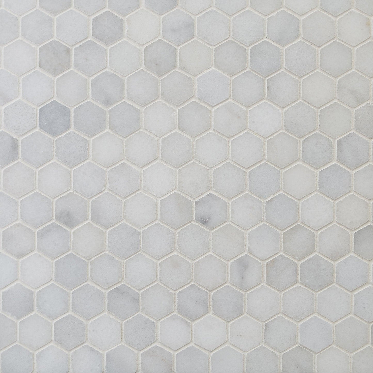 100701911_carrara-chateau-1-in-hexagon-honed-marble-mosaic_display_fmt=auto&qlt=85_683791780