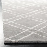 Safavieh Himalaya Ama 2-ft-3-in x 8-ft Gray/Silver Indoor Trellis Handcrafted Wool Runner Rug