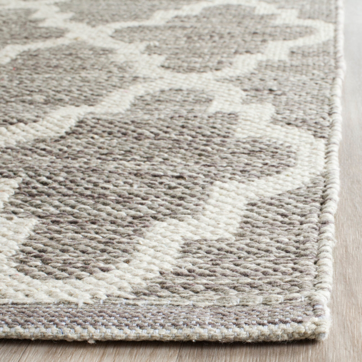 Safavieh Montauk Bolsa 2-ft 3-in x 13-ft Gray/Ivory Indoor Coastal Trellis Handcrafted Runner Rug