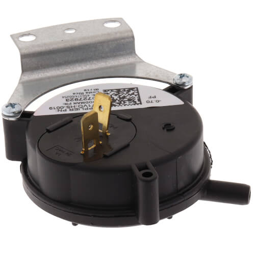 Goodman-Amana 10727923 pressure switch - detail view (Product Type: Pressure Switch)