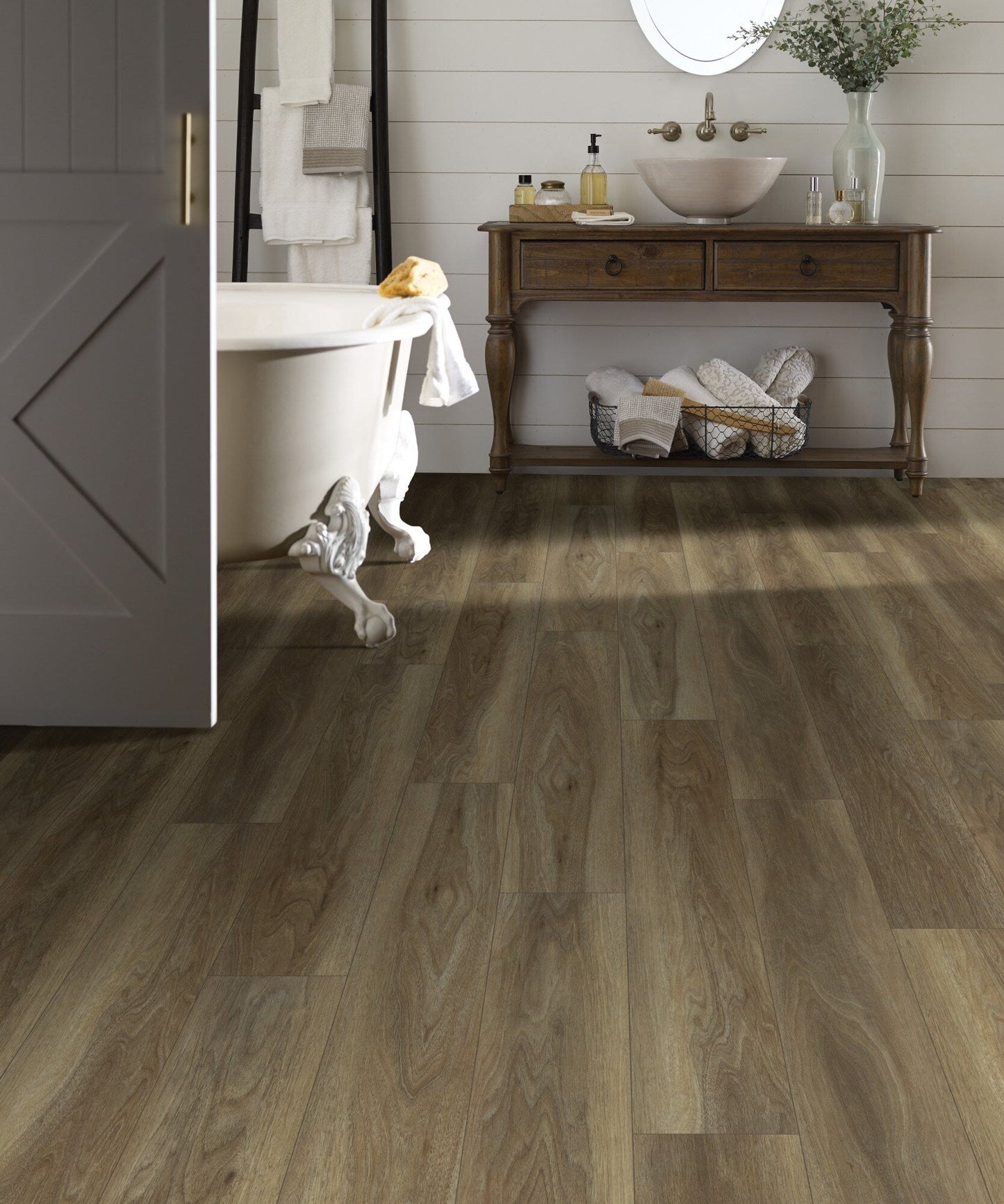 Shaw Prismatic Plus Beacon Walnut 7-in Wide x 5-1/2-mm Thick Waterproof Luxury Vinyl Plank Flooring (18.91-sq ft)