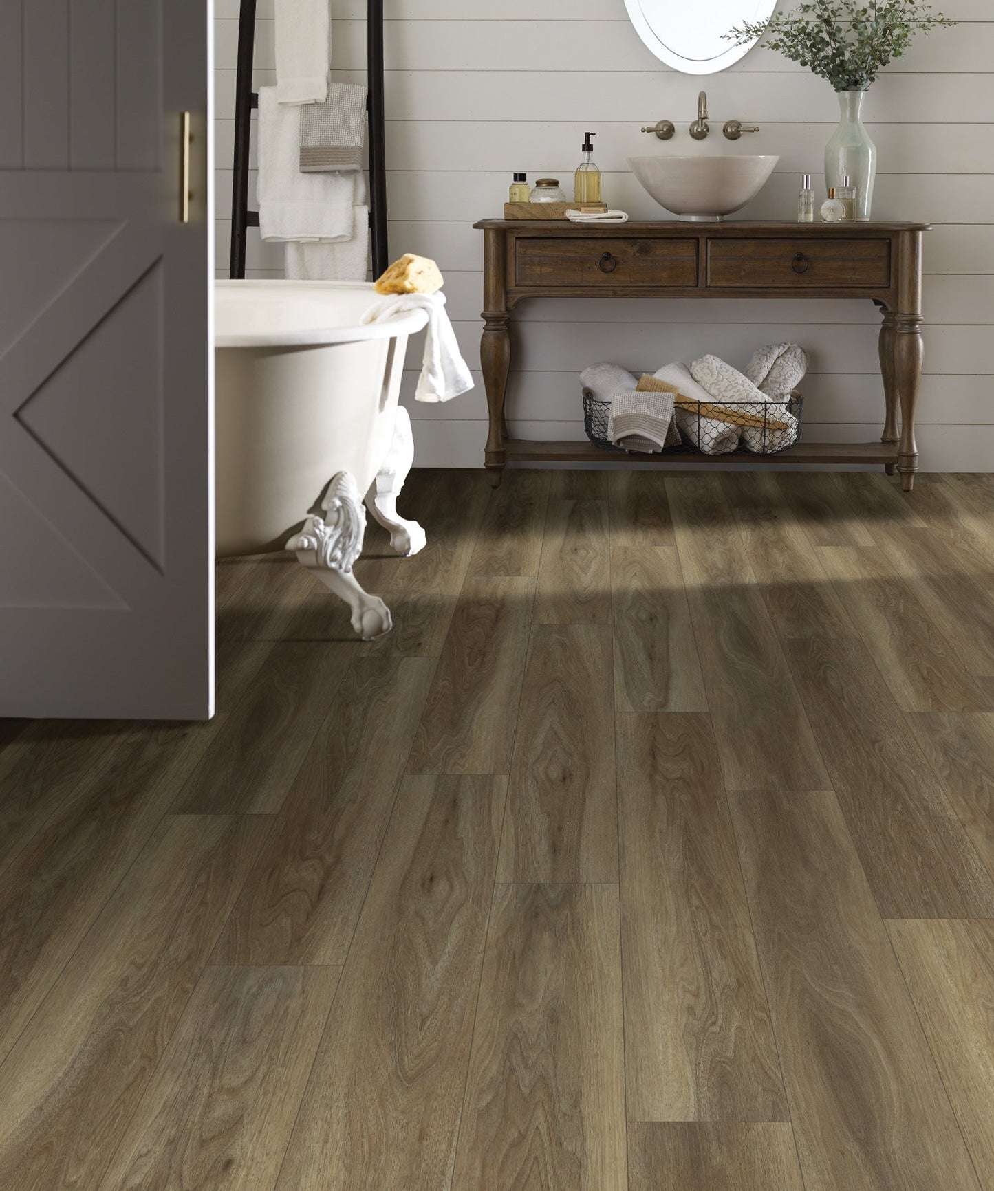 Shaw Prismatic Plus Beacon Walnut Brown 20-mil x 7-in W x 48-in L Waterproof Interlocking Luxury Vinyl Plank Flooring (18.91-sq ft/ Carton)