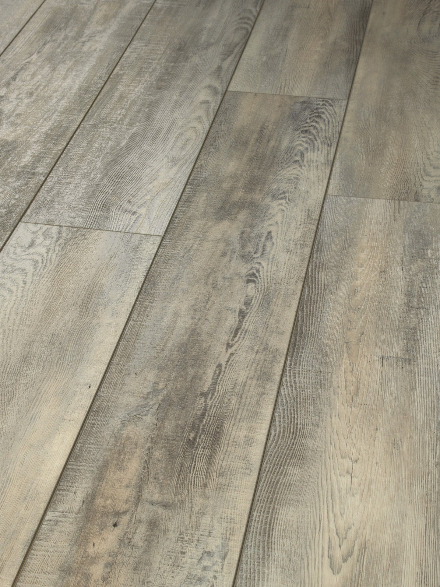 Shaw Parallax HD Plus Dazzling Gray 20-mil x 7-in W x 48-in L Waterproof Interlocking Luxury Vinyl Plank Flooring (18.91-sq ft/ Carton)