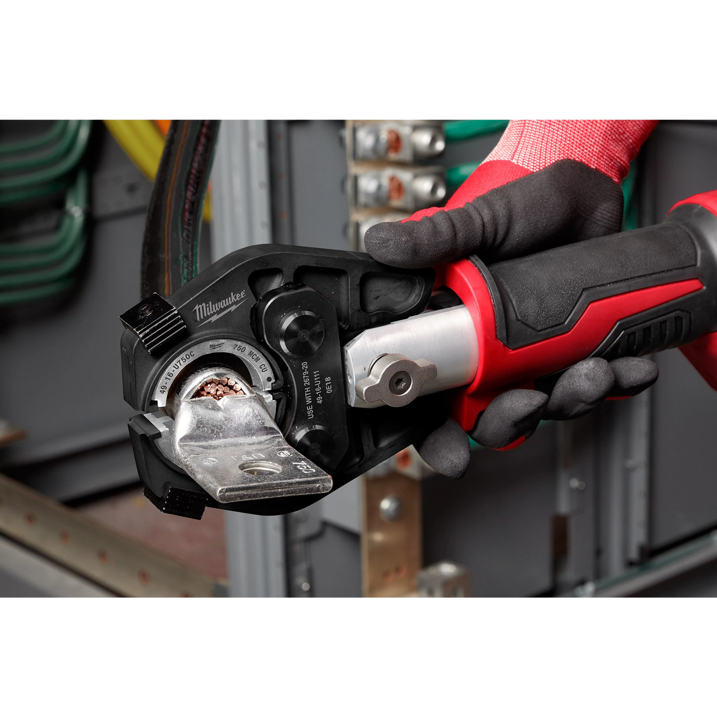 Milwaukee M18 18V Lithium-Ion Cordless FORCE LOGIC 600 MCM Crimper Kit with 600 MCM Copper U-Style Die Kit