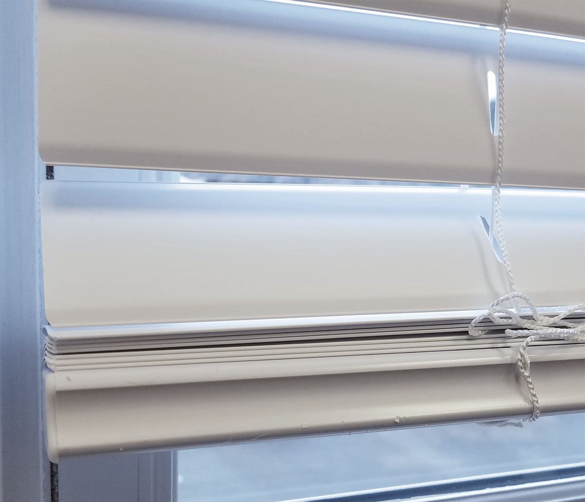 Project Source Premium 2-in Slat 36-in W x 64-in L Cordless White Vinyl Room-Darkening Plantation Blinds