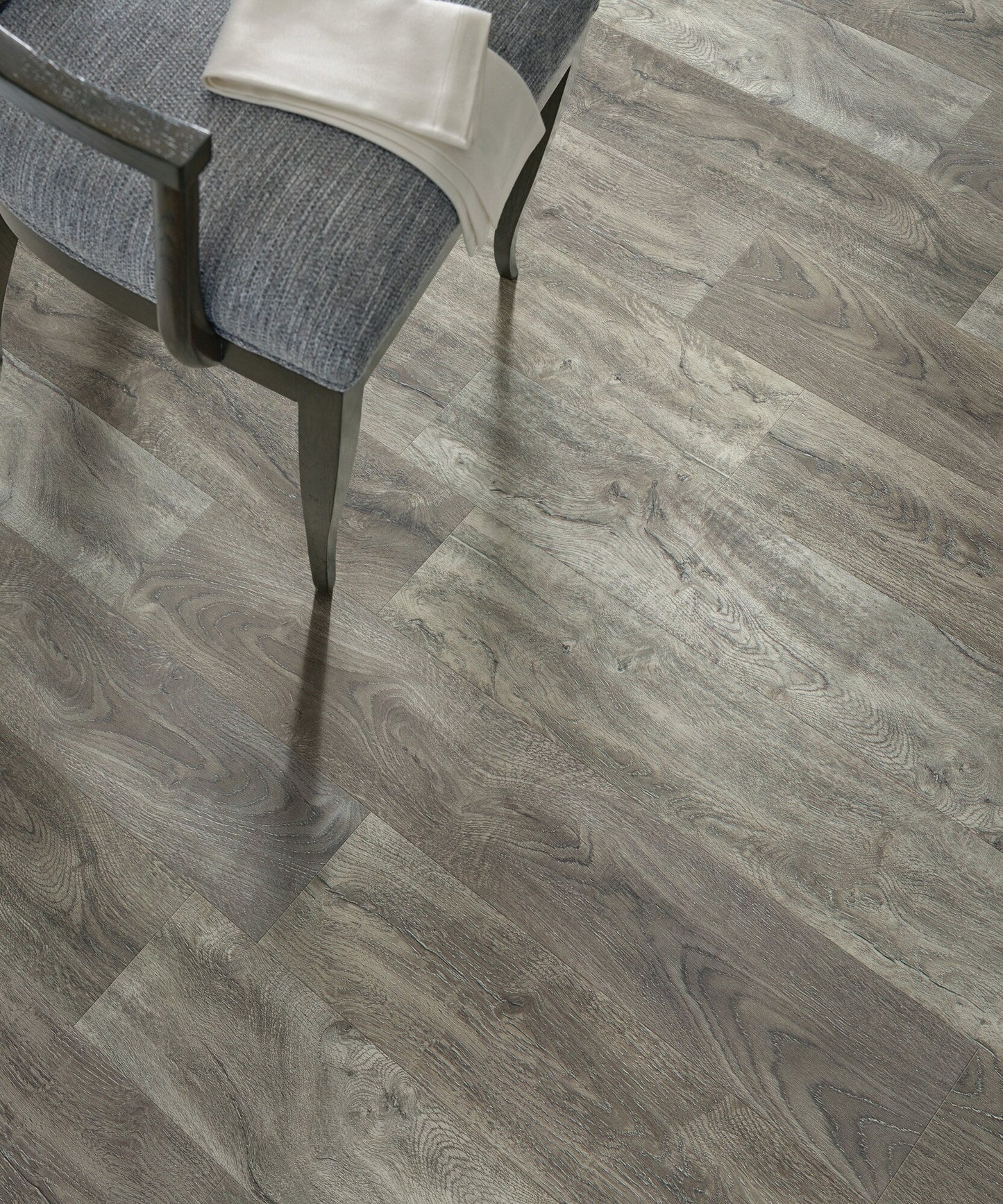 Shaw Parallax HD Plus Sociable 7-in Wide x 8-mm Thick Waterproof Luxury Vinyl Plank Flooring (18.91-sq ft)