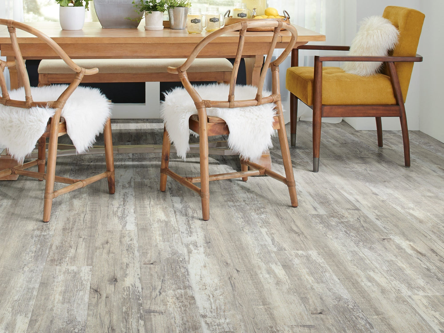 Shaw Floors Shaw Newcastle Drawbridge Gray 12-mil x 7-in W x 48-in L Waterproof Interlocking Luxury Vinyl Plank Flooring (18.67-sq ft/ Carton)
