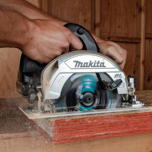 18-Volt 6-1/2 in. LXT Lithium-Ion Sub-Compact Brushless Cordless Circular Saw Kit (2.0 Ah)
