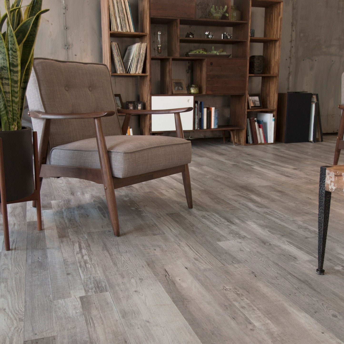 CALI Vinyl Pro Classic Gray Ash 7-in W x 48-in L x 5.5-mm T Waterproof Interlocking Luxury Vinyl Plank Flooring, 20-mil Wear Layer (23.77-sq ft/carton)