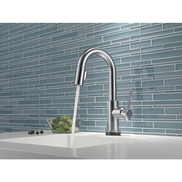Delta Trinsic Touch2O Arctic Stainless 1-Handle Deck-Mount Pull-Down Touch Kitchen Faucet