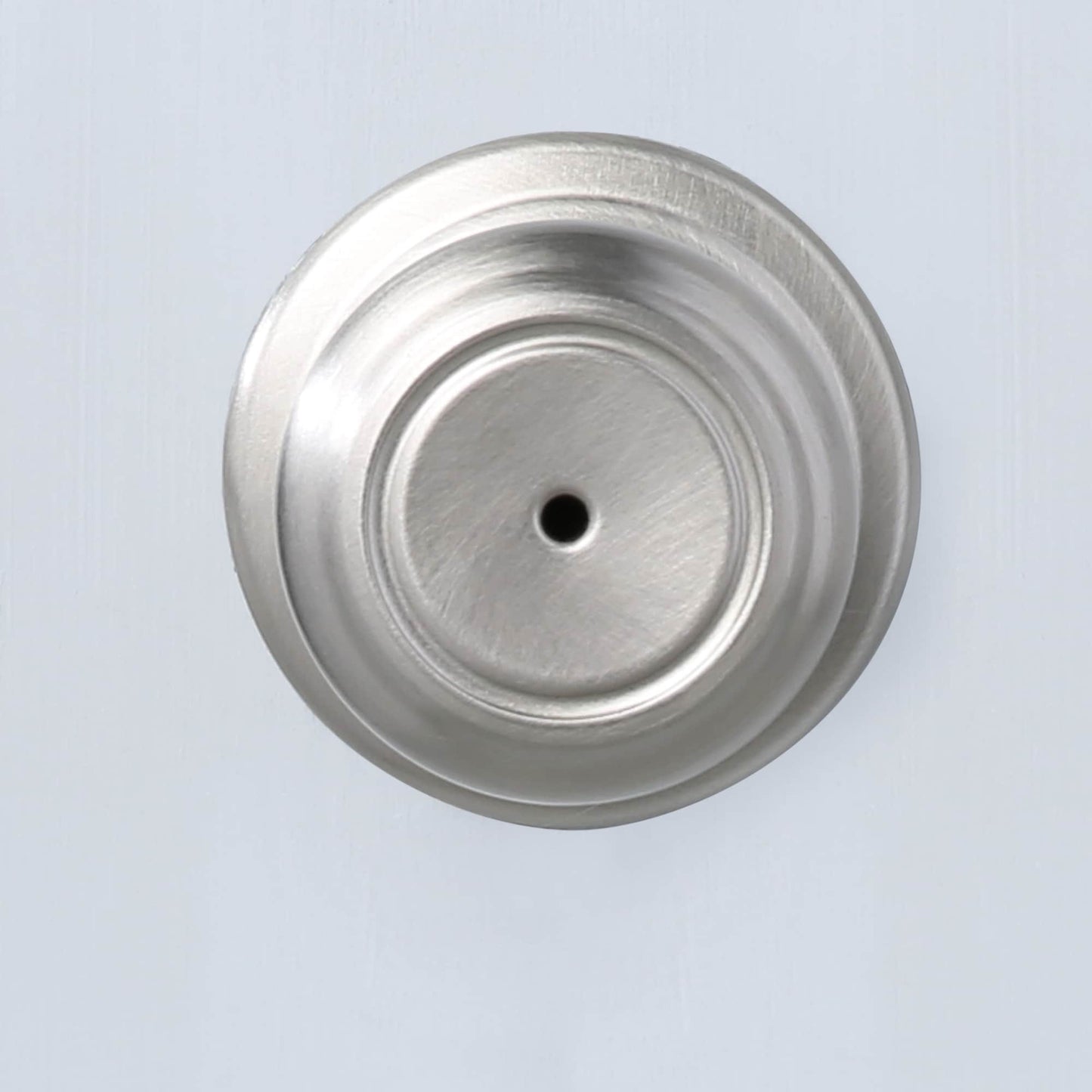Kwikset Cameron Satin Nickel Privacy Door Knob, ANSI/BHMA Grade 2, Fits 1-3/8 to 1-3/4 in Doors